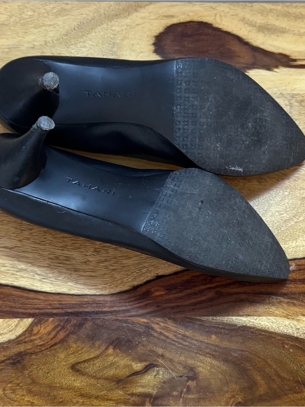 Tahari Blake Classic Black Women's Pump - size 7M Leather Low Heel - Picture 6 of 10